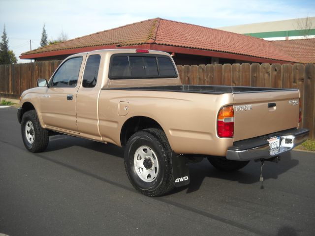 1999 Toyota Tacoma LT Pickup 4D 6 1/2 Ft