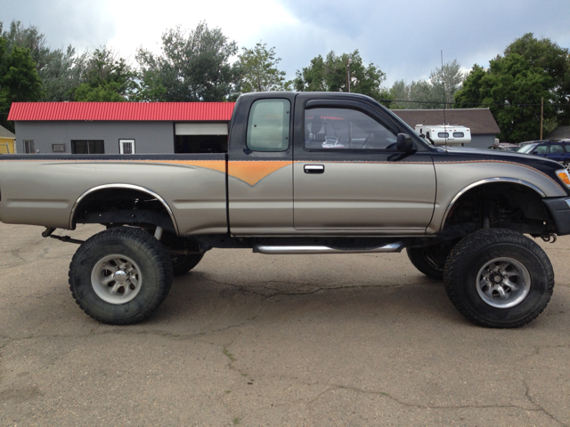 1999 Toyota Tacoma LT Pickup 4D 6 1/2 Ft