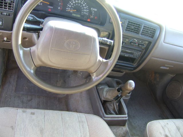 1999 Toyota Tacoma LT Pickup 4D 6 1/2 Ft