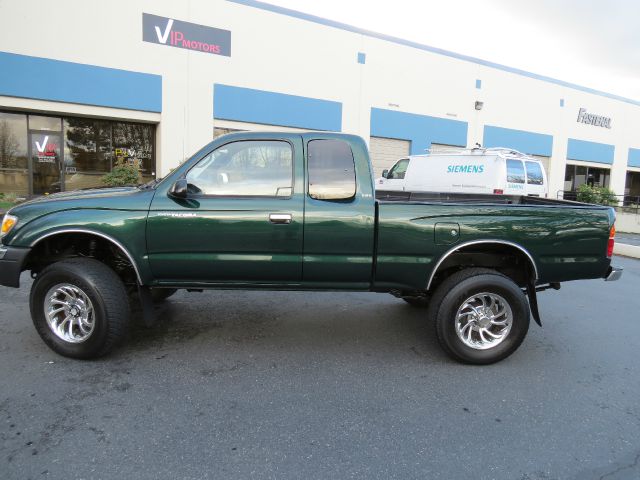 2000 Toyota Tacoma Sedan 4D C