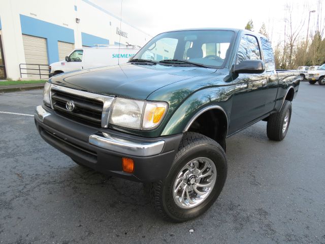 2000 Toyota Tacoma Sedan 4D C
