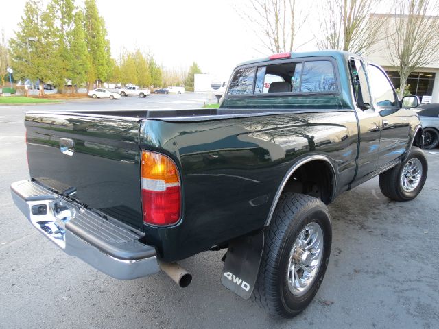 2000 Toyota Tacoma Sedan 4D C