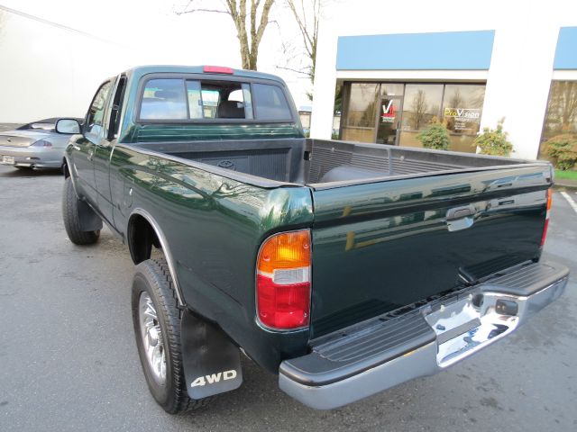 2000 Toyota Tacoma Sedan 4D C