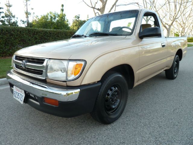 2000 Toyota Tacoma ES 2.4L AUTO