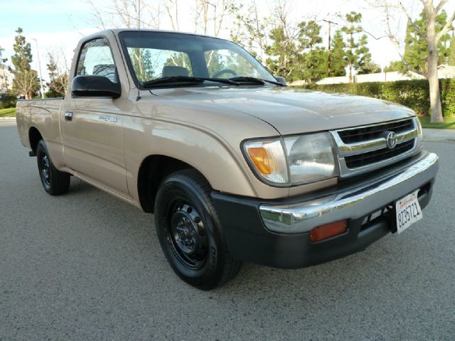 2000 Toyota Tacoma ES 2.4L AUTO