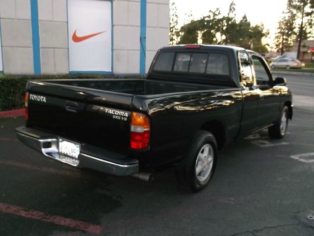 2000 Toyota Tacoma 2 WD