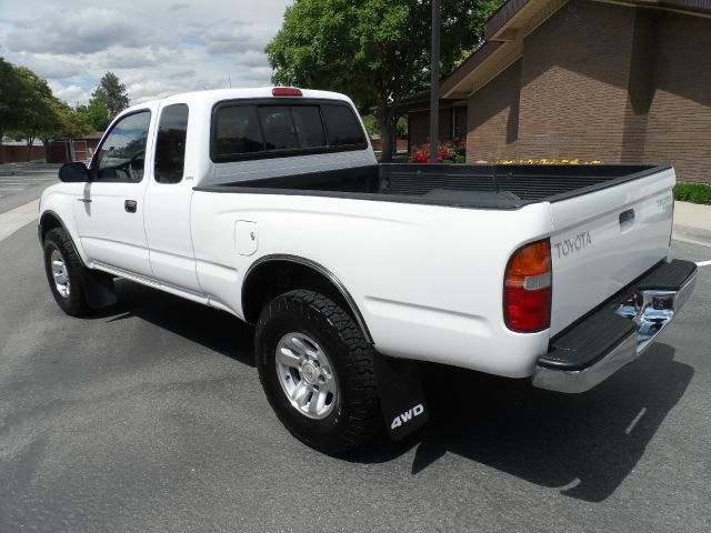 2000 Toyota Tacoma 3.0i AWD Very Clean