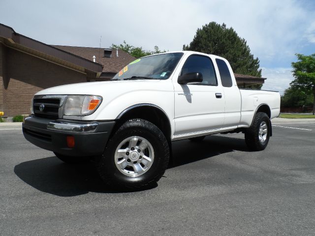 2000 Toyota Tacoma 3.0i AWD Very Clean