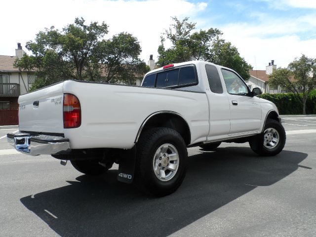 2000 Toyota Tacoma 3.0i AWD Very Clean