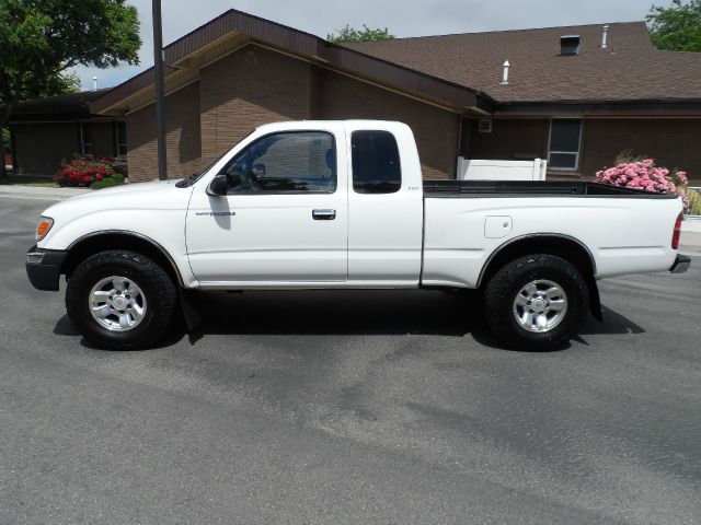 2000 Toyota Tacoma 3.0i AWD Very Clean