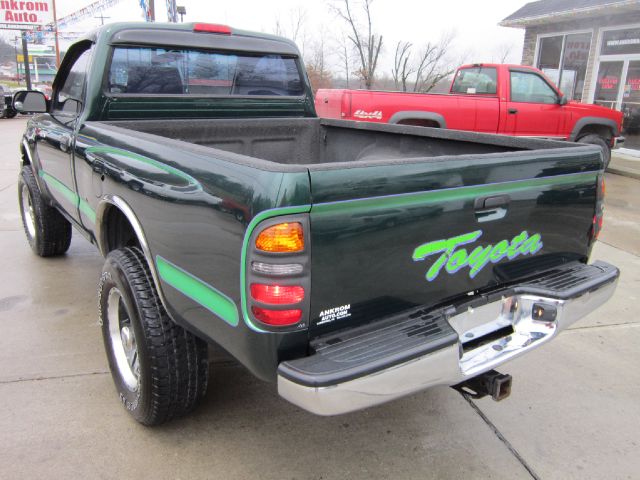 2001 Toyota Tacoma 4dr Sdn V8 CXL