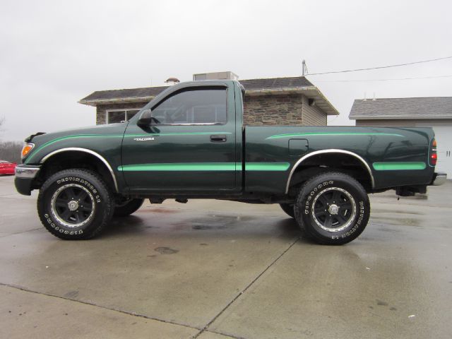 2001 Toyota Tacoma 4dr Sdn V8 CXL