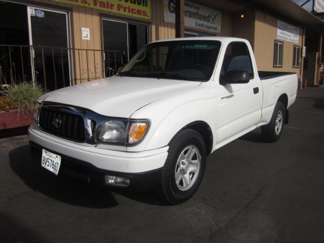 2001 Toyota Tacoma ES 2.4L AUTO
