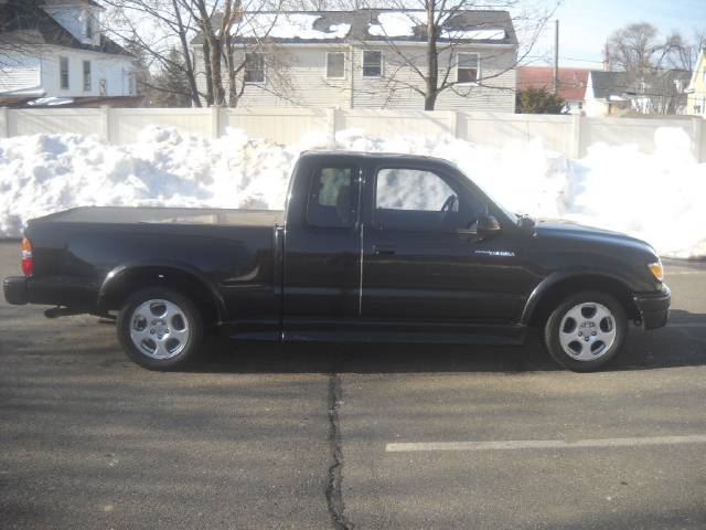 2001 Toyota Tacoma Limited 5-passenger