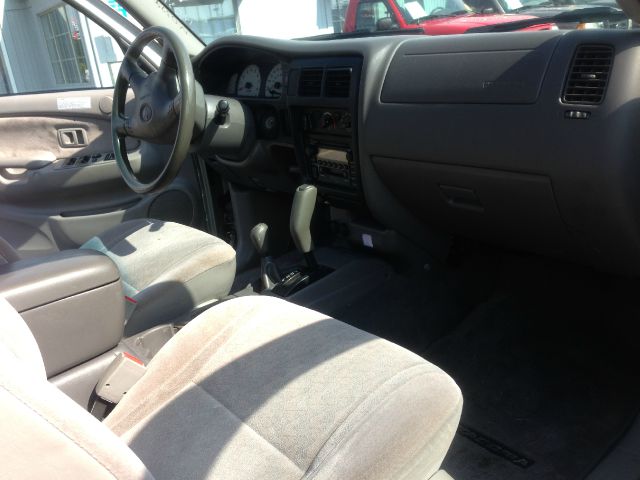 2001 Toyota Tacoma LT1 Sedan