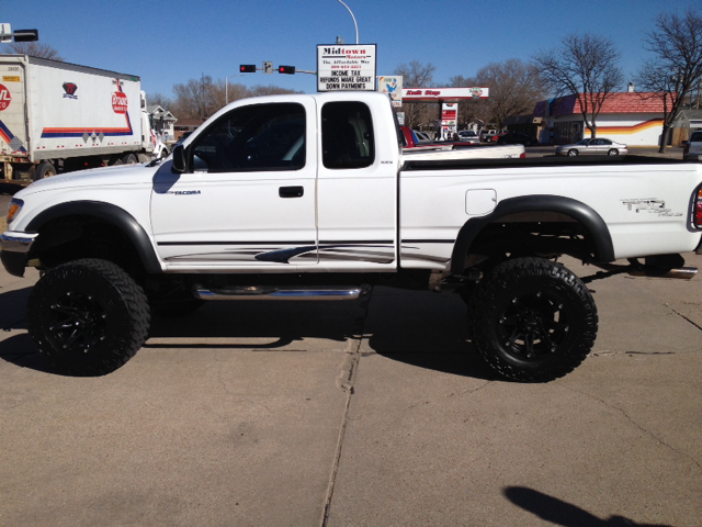 2002 Toyota Tacoma LT Pickup 4D 6 1/2 Ft