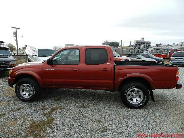 2002 Toyota Tacoma 1/2 TON Pickups