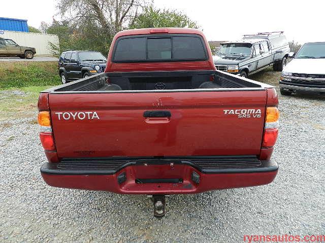 2002 Toyota Tacoma 1/2 TON Pickups