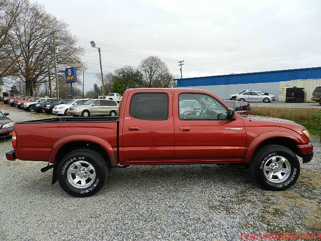 2002 Toyota Tacoma 1/2 TON Pickups