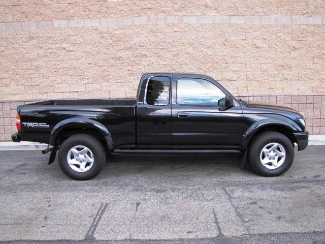 2004 Toyota Tacoma C300 Luxury