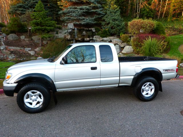 2004 Toyota Tacoma LT Pickup 4D 6 1/2 Ft