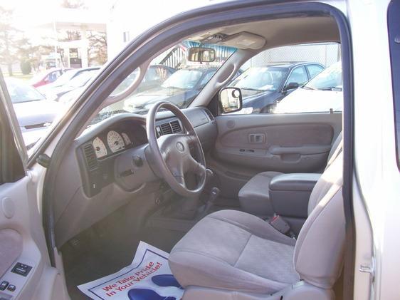 2004 Toyota Tacoma LT Pickup 4D 6 1/2 Ft