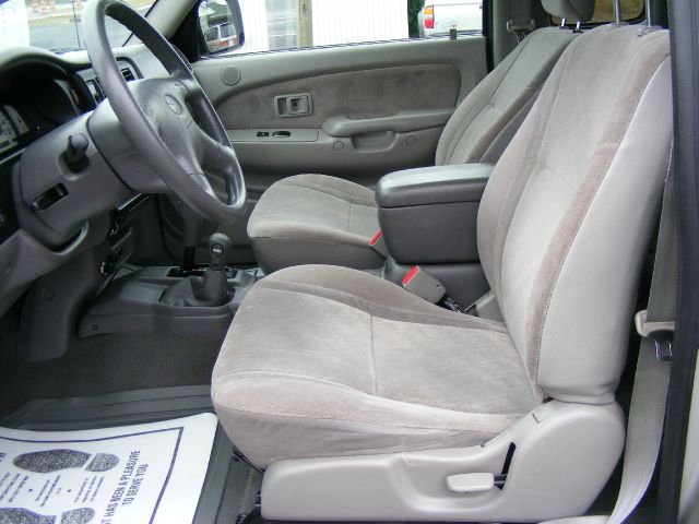 2004 Toyota Tacoma LT Pickup 4D 6 1/2 Ft