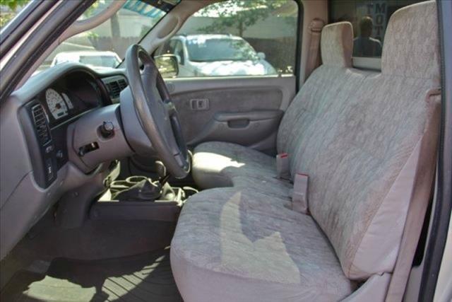 2004 Toyota Tacoma T6 AWD 7-passenger Leather Moonroof