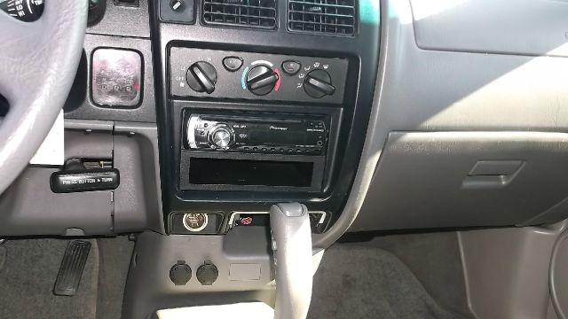 2004 Toyota Tacoma 1.8T Quatt-sunroof-leather