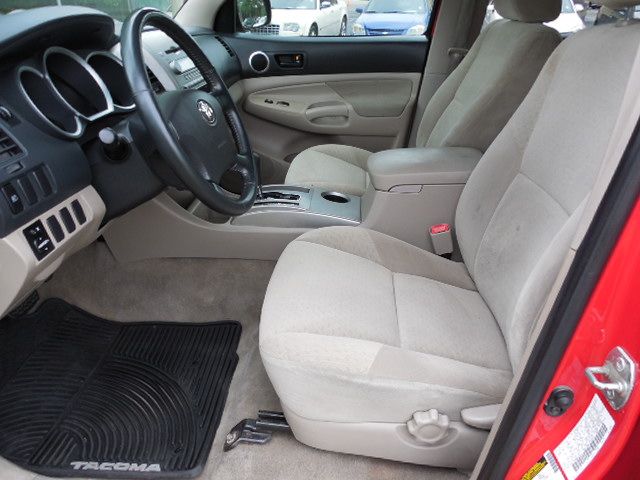 2005 Toyota Tacoma C300 Luxury