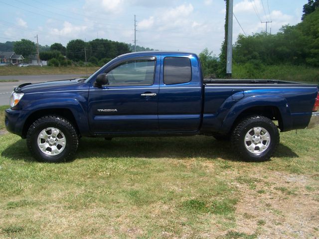 2005 Toyota Tacoma 4dr 112 Inch WB Eddie Bauer SUV