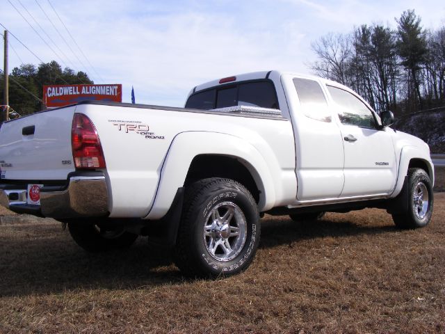 2005 Toyota Tacoma 4dr Sdn Touring Signature RWD Sedan
