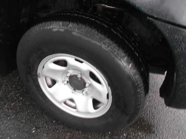 2005 Toyota Tacoma 4dr Sdn Touring Signature RWD Sedan