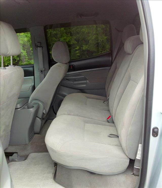 2005 Toyota Tacoma 2WD Supercab Styleside 6-1/2 Ft Box STX