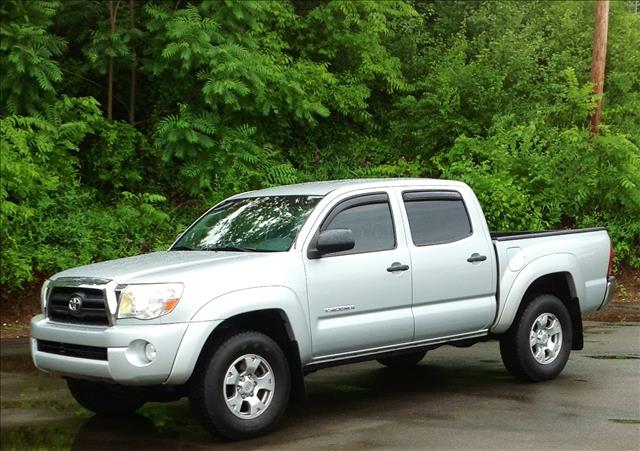 2005 Toyota Tacoma 2WD Supercab Styleside 6-1/2 Ft Box STX