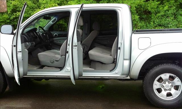2005 Toyota Tacoma 2WD Supercab Styleside 6-1/2 Ft Box STX
