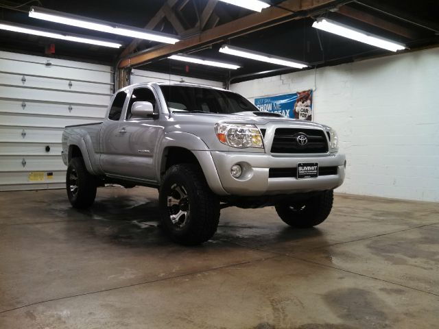 2005 Toyota Tacoma ES 3.0L AUTO