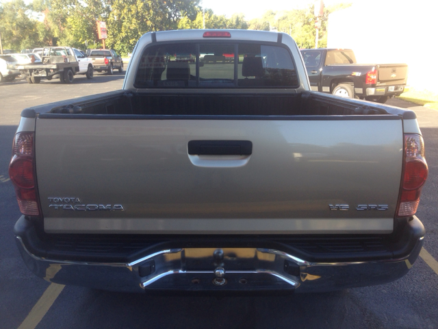 2005 Toyota Tacoma SE W/dvd