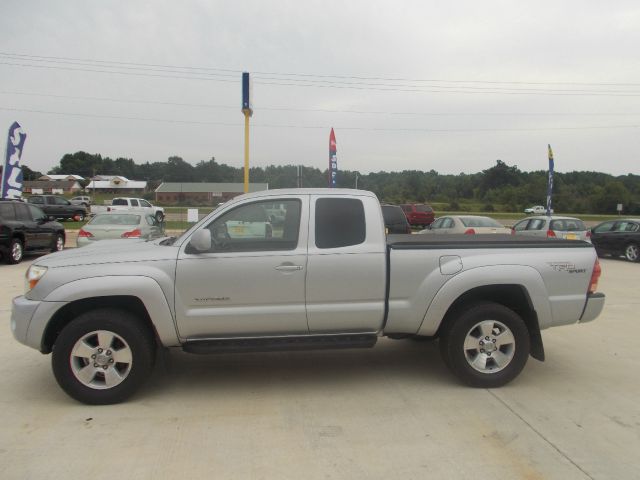 2005 Toyota Tacoma ES 3.0L AUTO
