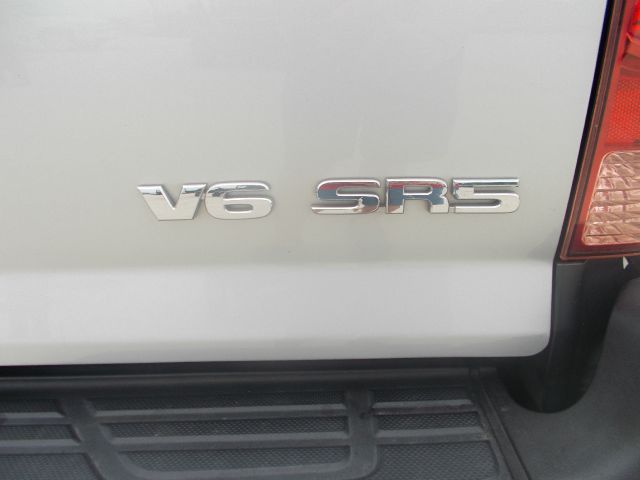 2005 Toyota Tacoma ES 3.0L AUTO