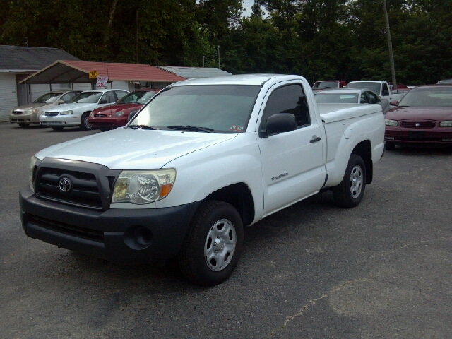 2006 Toyota Tacoma ES 2.4L AUTO