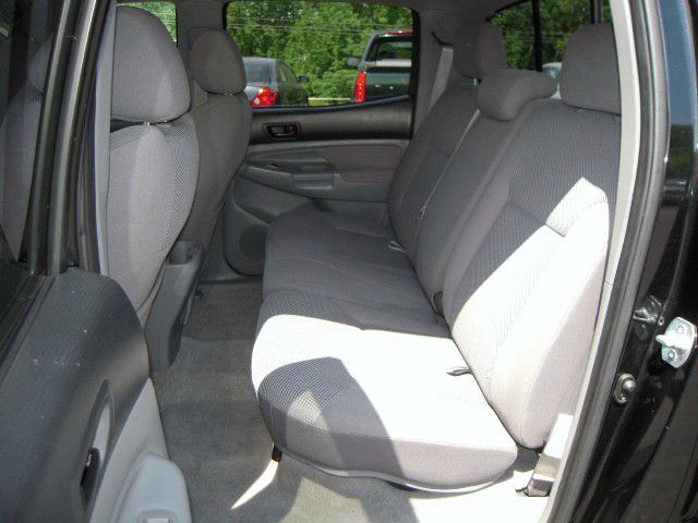 2006 Toyota Tacoma Ext Cab - 4x4 LT At Brookv