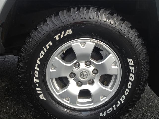 2006 Toyota Tacoma SE W/dvd