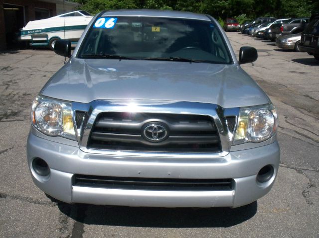 2006 Toyota Tacoma SE W/dvd