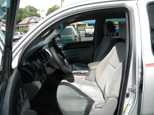 2006 Toyota Tacoma Ext Cab - 4x4 LT At Brookv