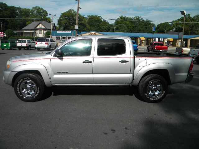2006 Toyota Tacoma Ext Cab - 4x4 LT At Brookv