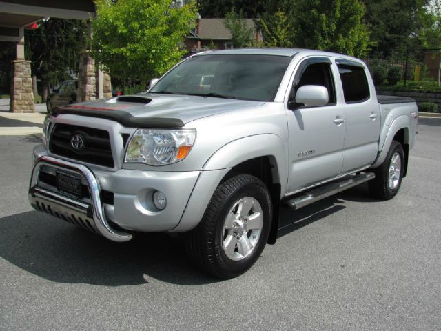 2008 Toyota Tacoma Ext Cab - 4x4 LT At Brookv