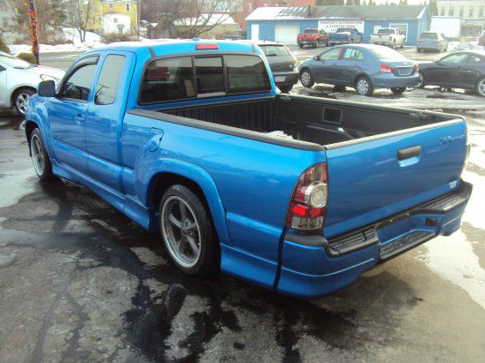 2009 Toyota Tacoma C300 Luxury Sedan