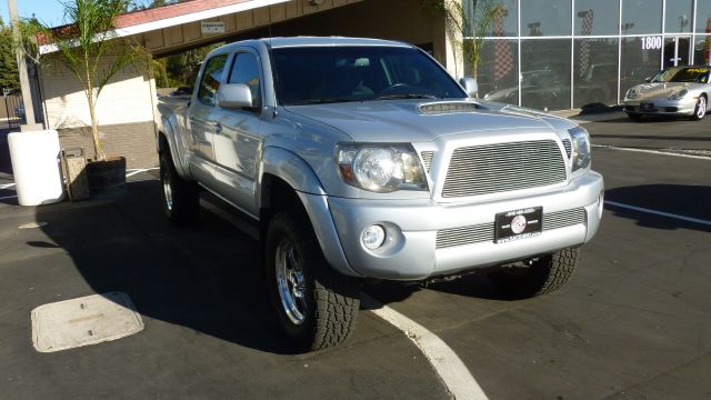 2010 Toyota Tacoma Limited 5-passenger W/nav
