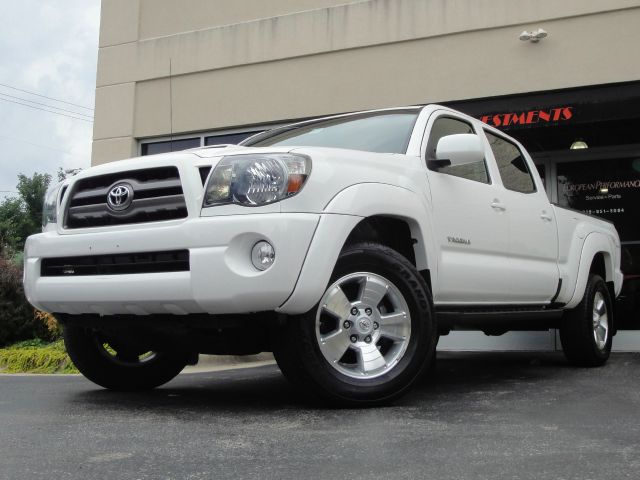 2010 Toyota Tacoma 2011 Kia SX